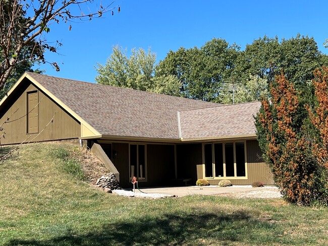 Building Photo - 15105 Jowler Creek Rd