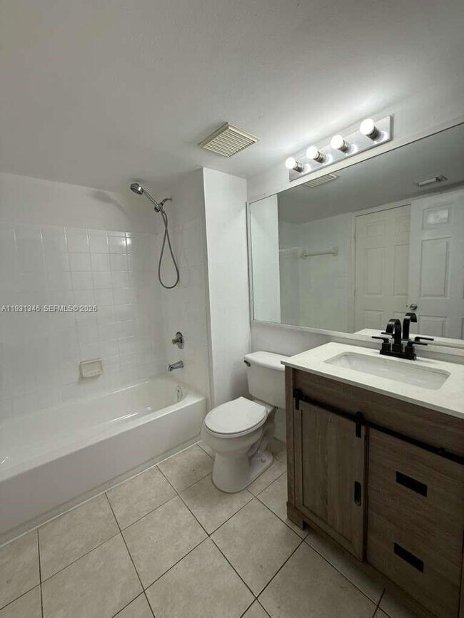 Building Photo - 2494 Centergate Dr