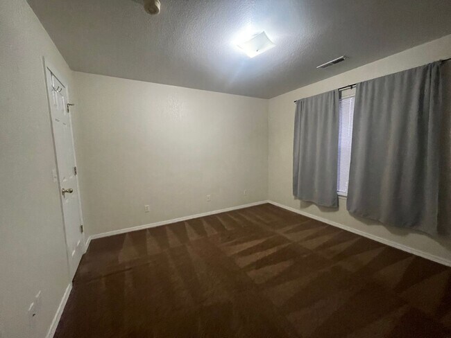 Building Photo - Branson MO walk-in 2 bedroom 2 bath Apartment/condo with Golf Course View