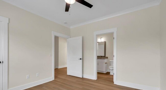 Building Photo - 181 Circle Dr W