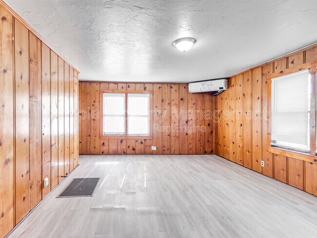 Building Photo - 912 NW 98th St