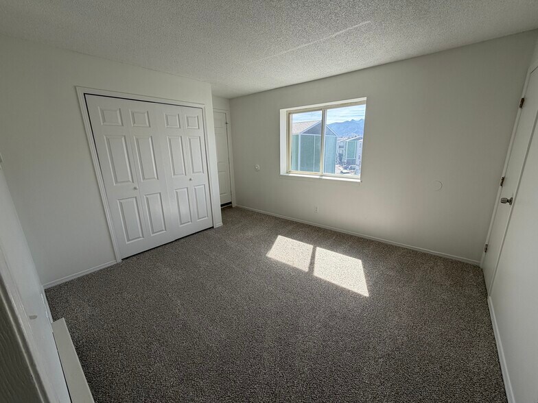 Building Photo - 579 Winnie Way