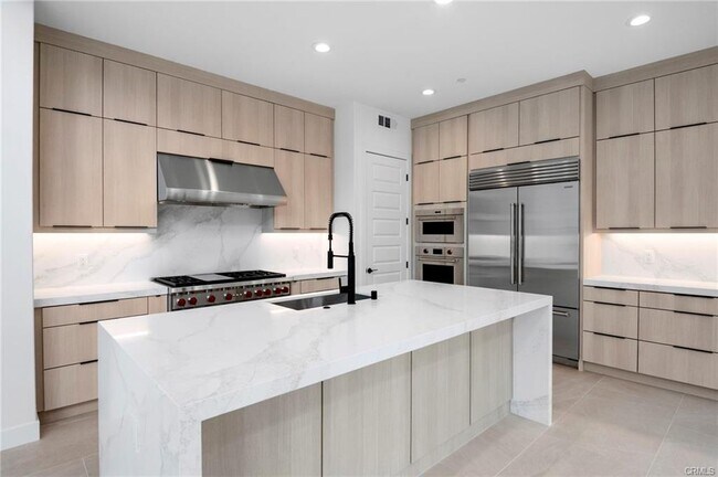 Building Photo - 128 Creation