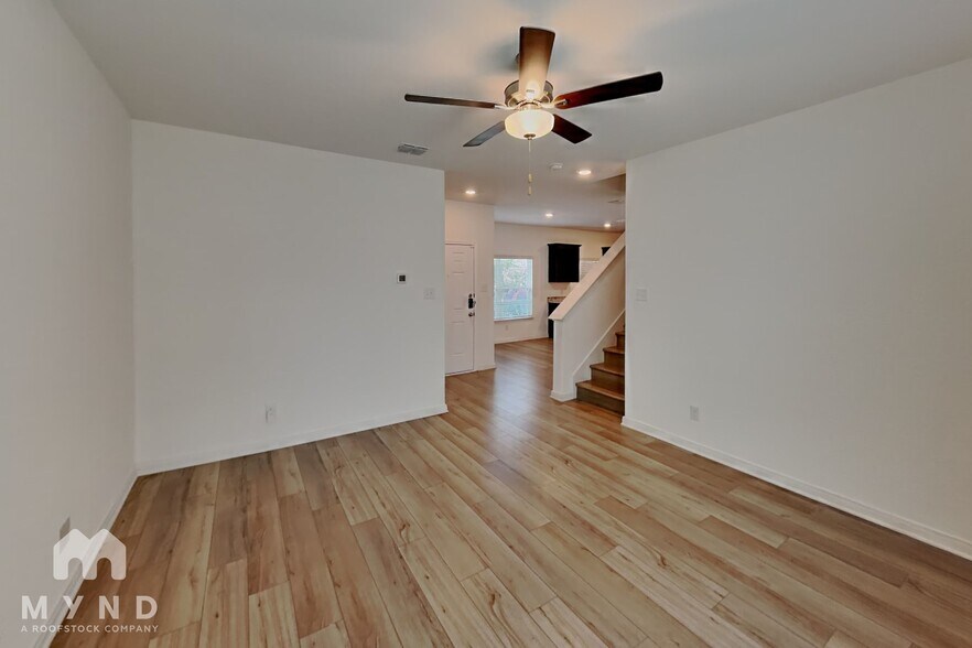 Building Photo - 10846 Emerick St