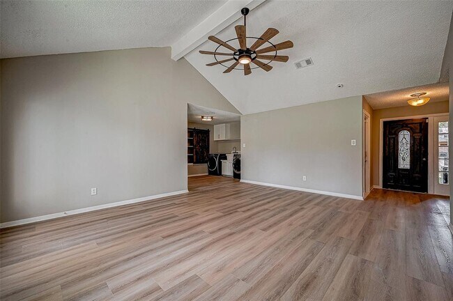 Building Photo - 3422 Deer Valley Dr