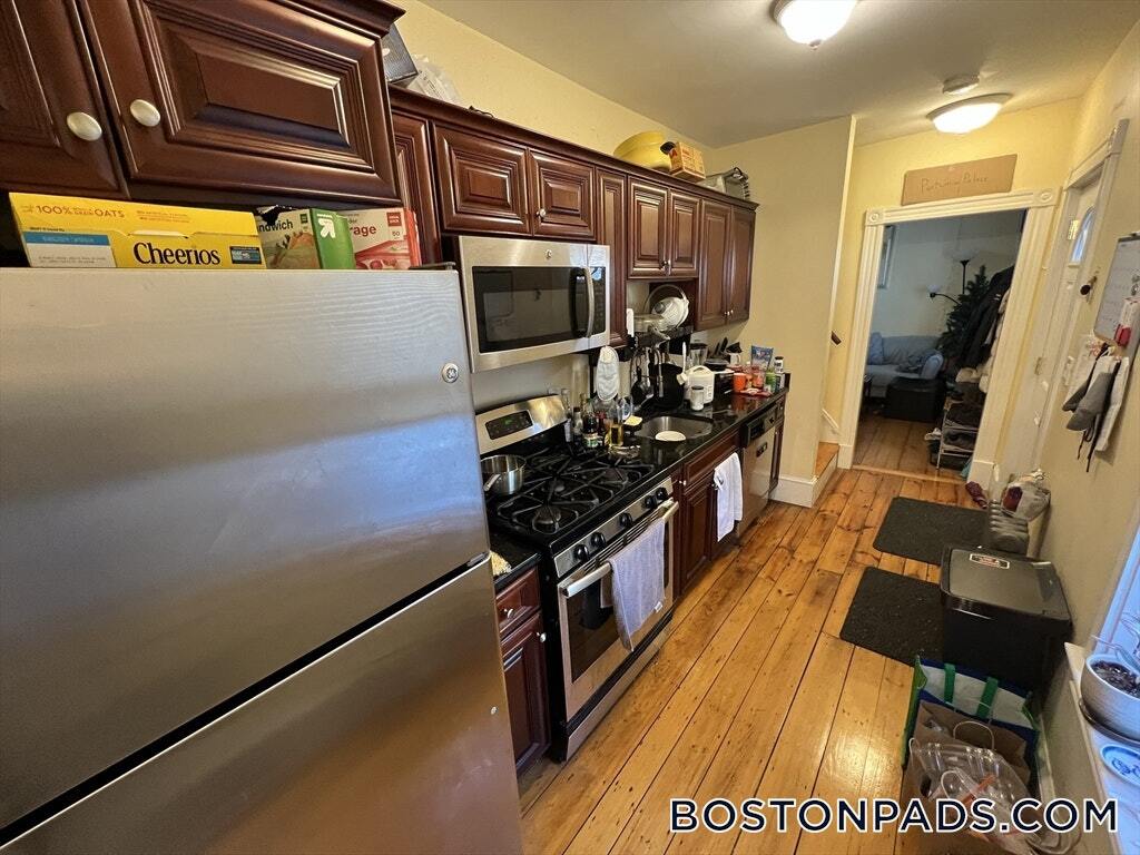 Building Photo - 6 White St Pl