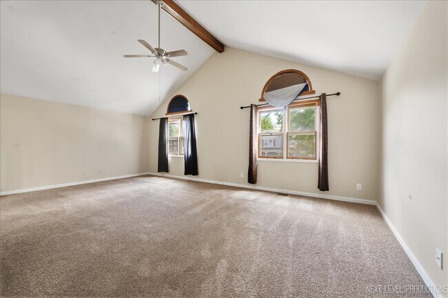 Building Photo - 13 Saddlewood Ct