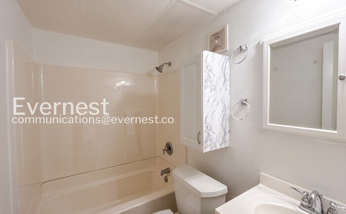 Building Photo - 3966 N Quail Ln