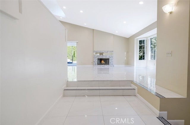 Building Photo - 2255 E Chevy Chase Dr