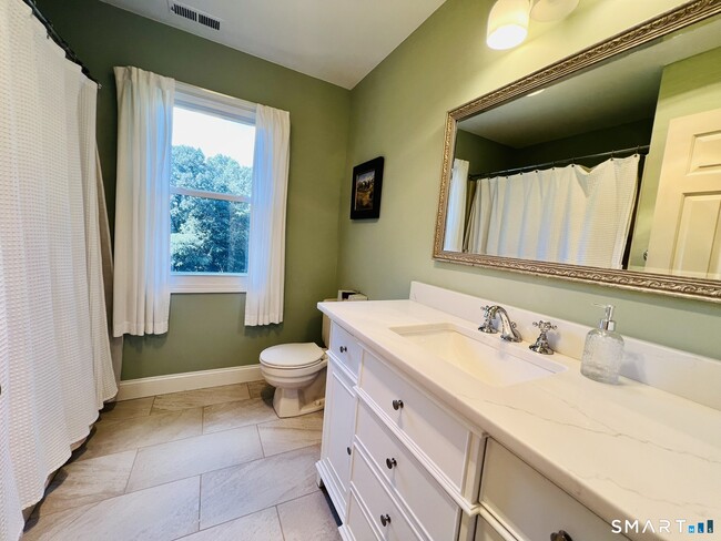 Building Photo - 679 Aspen Ln