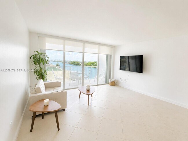 Building Photo - 5838 Collins Ave