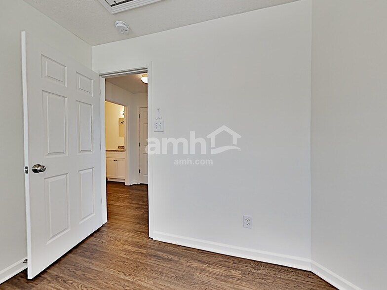 Building Photo - 5721 Gaboury Ln