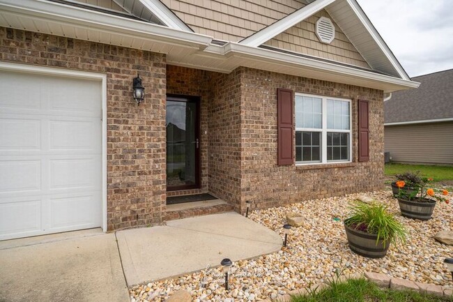 Building Photo - 8753 Bradfield Dr