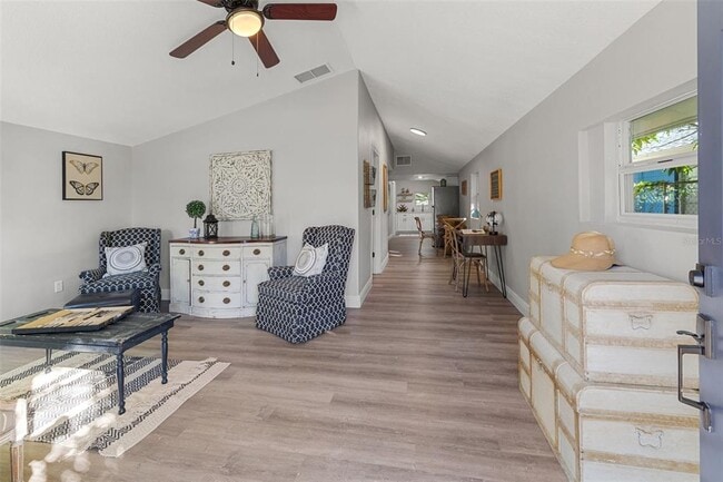 Building Photo - 1606 E Osborne Ave