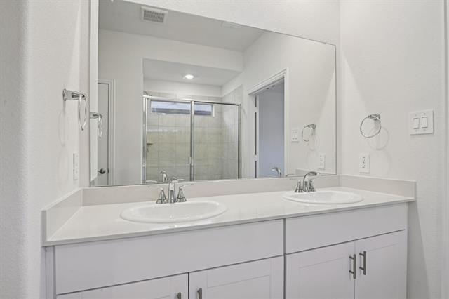 Building Photo - 700 London Town Ln