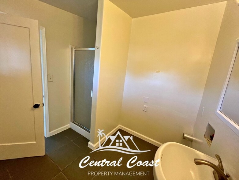 Building Photo - 0 W Jones St