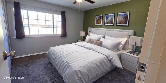 Building Photo - Beautiful two-story townhome in Denver! Low Maintenance!