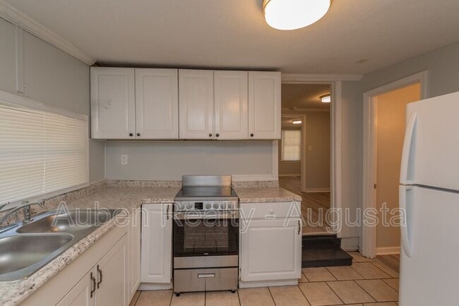 Building Photo - 3527 Bullock Ave