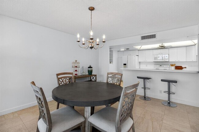 Building Photo - 100 Oakmont Ln