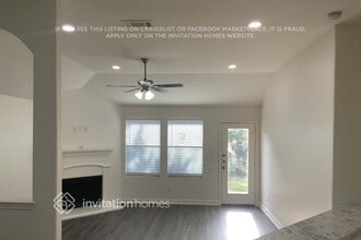 Building Photo - 1040 English Ivy Dr