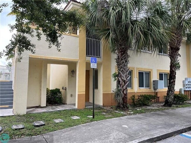 Primary Photo - 6255 SW 47th Manor