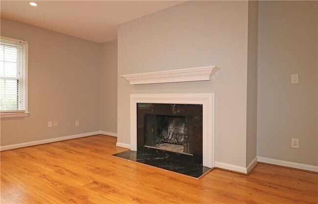 Building Photo - 40 Glenald Way NW