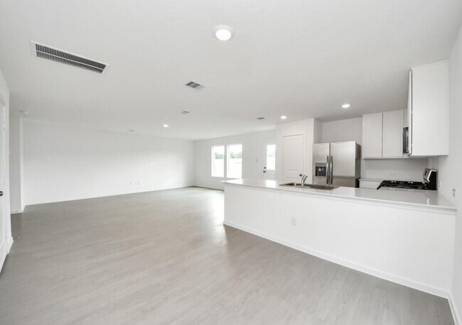 Building Photo - 13338 Rayhill Dr
