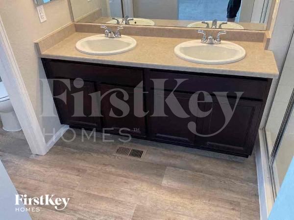 Building Photo - 4744 N Jasper St