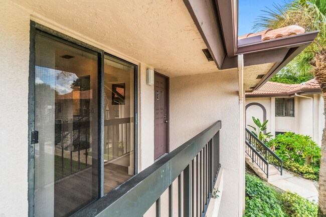 Building Photo - 5151 W Club Cir