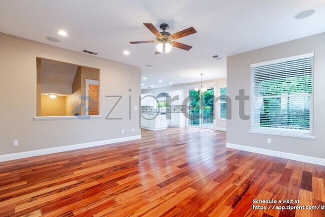 Building Photo - 4042 Plateau Cir