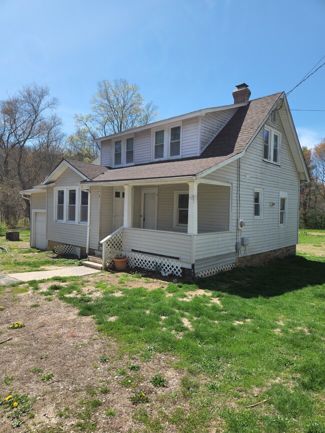 Building Photo - 361 Linwood Cemetery Rd