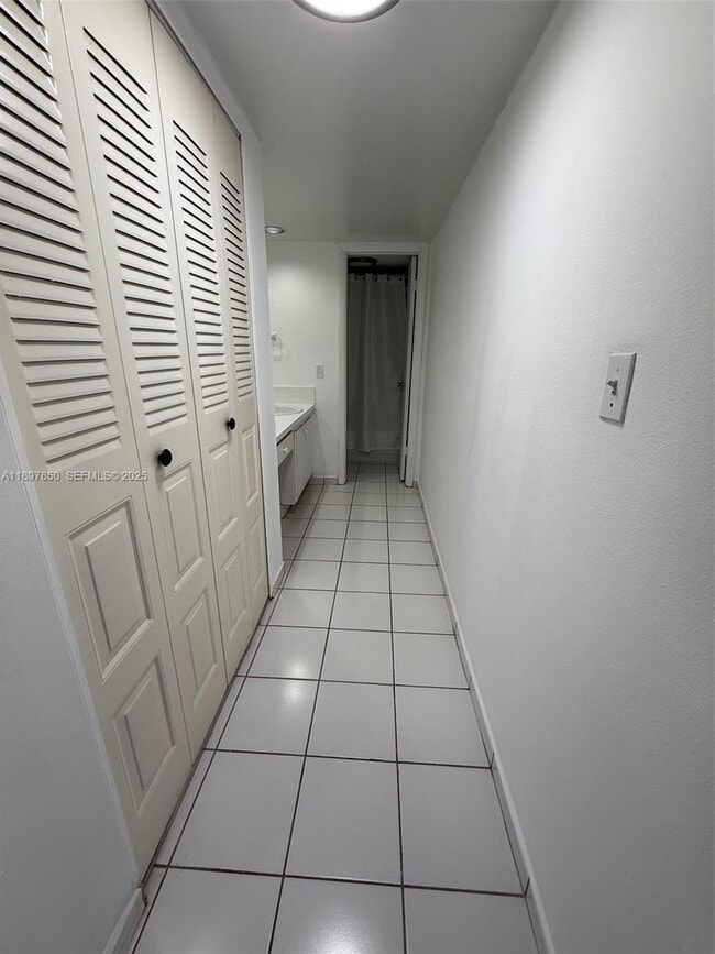 Building Photo - 802 NW 87th Ave