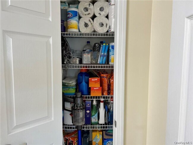 Building Photo - 300 Mamaroneck Ave