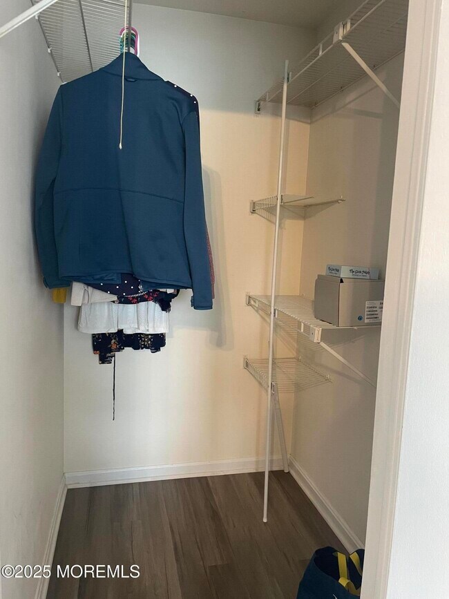 Building Photo - 27 Driftwood Ct