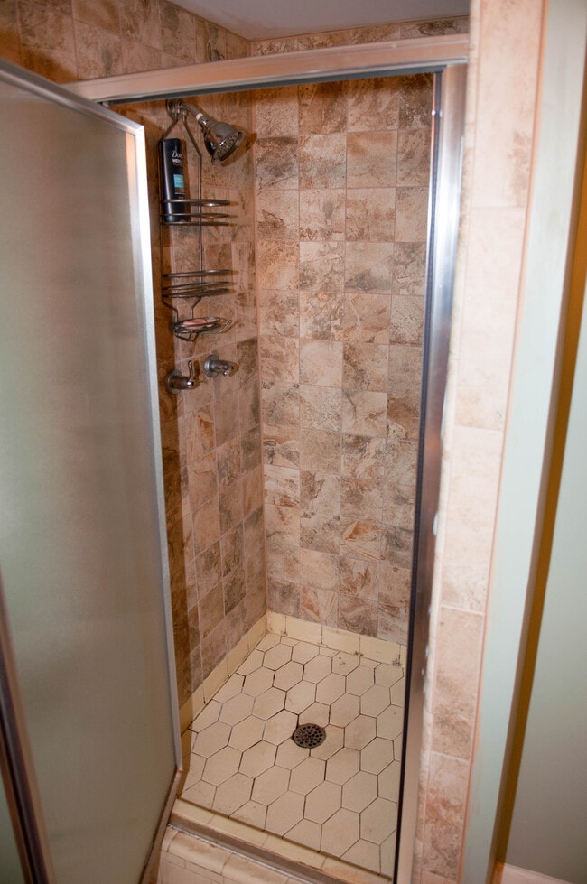 Building Photo - 4102 Landau Dr