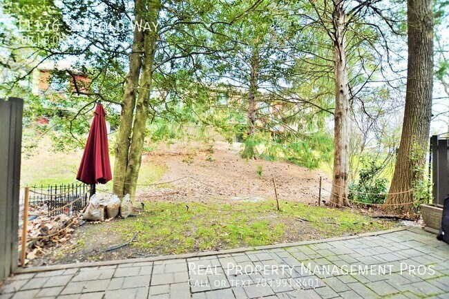 Building Photo - 11176 Saffold Way