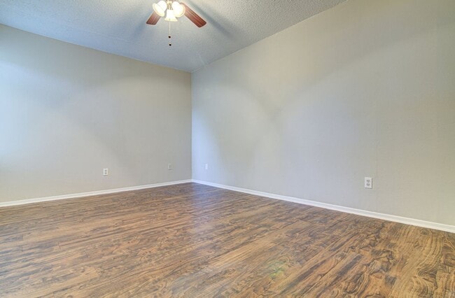 Building Photo - 8116 West Gate Blvd