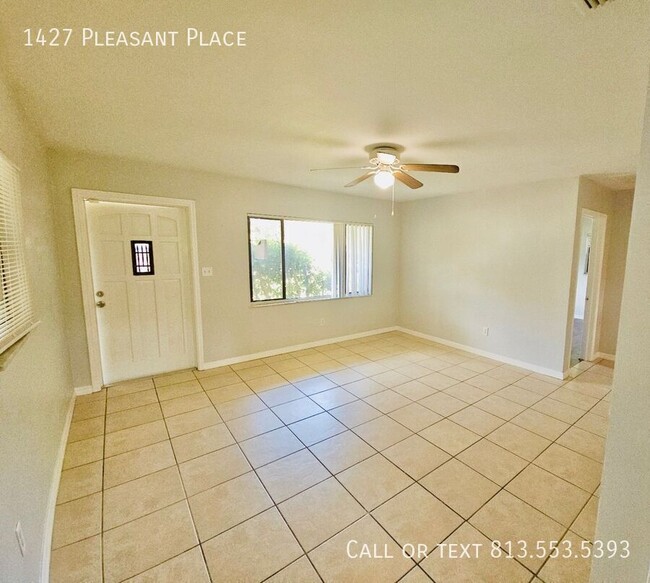 Building Photo - 1427 Pleasant Pl