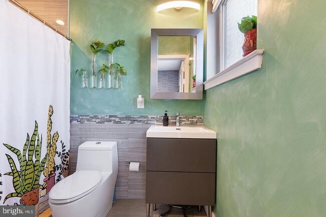 Building Photo - 1333 N 7th St