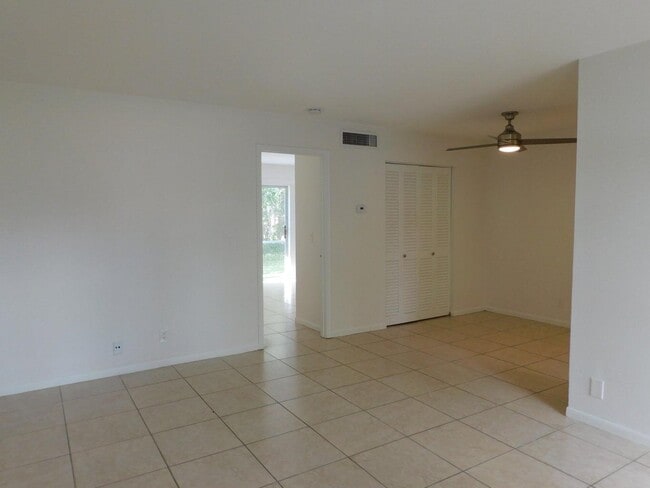 Building Photo - 640 SE 2nd Ave