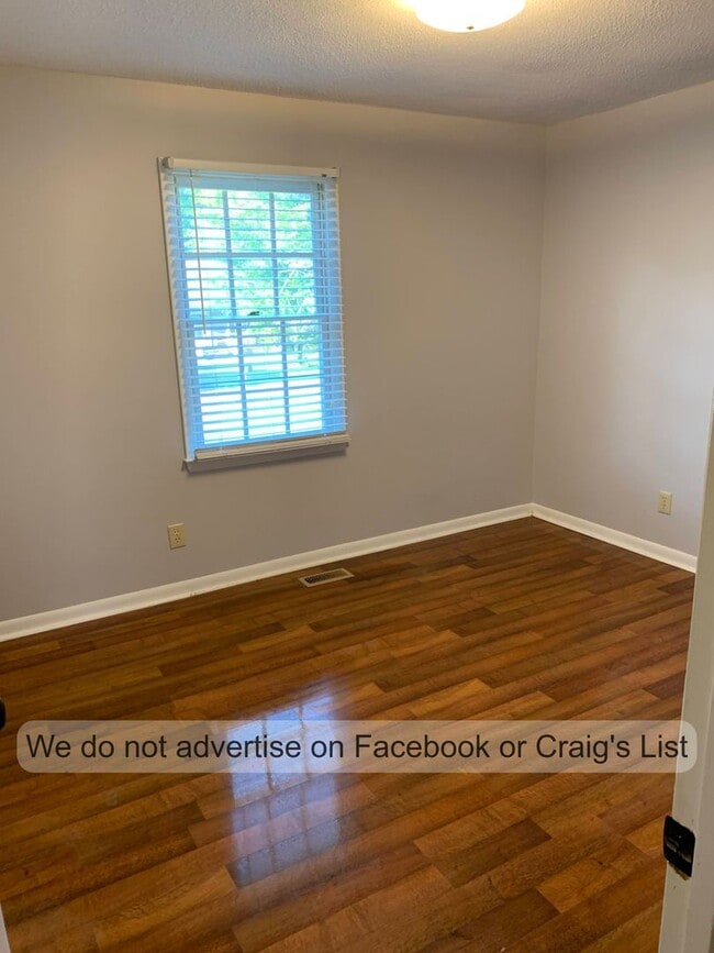 Building Photo - Farmington - Butterwood Circle