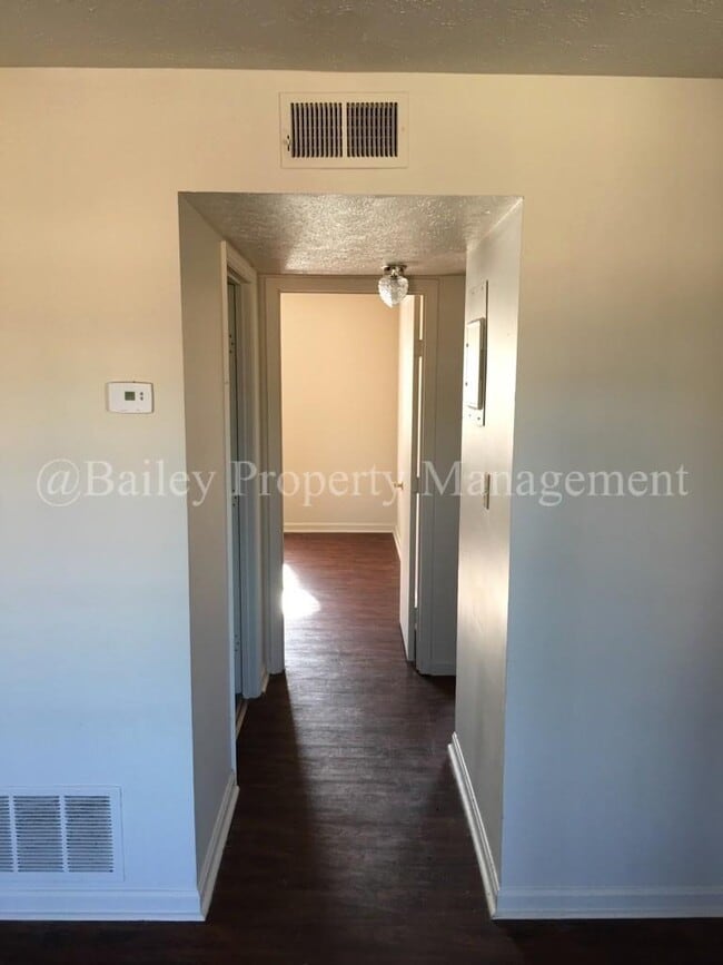 Building Photo - 6213 Jeffrey Dr