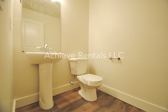 Building Photo - Conveniently Located North Logan Village Townhome | Near Utah State and Hospitals