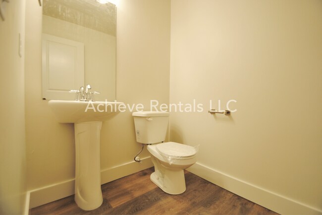 Building Photo - Downtown Logan 3-Bedroom Townhome