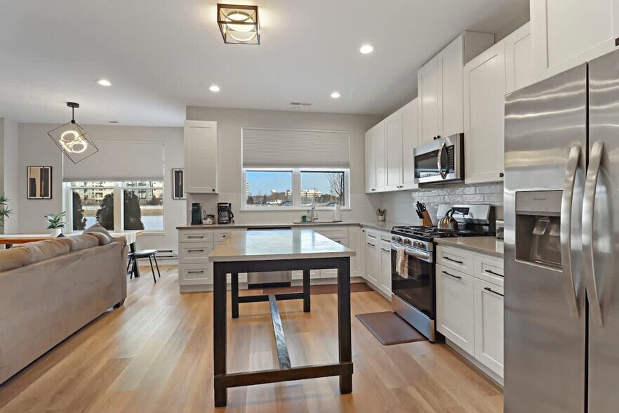 Building Photo - 28415 Torch Pkwy