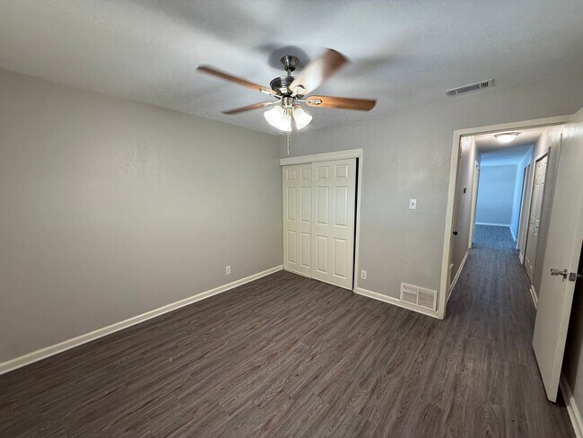 Building Photo - 7236 Montgomery Dr