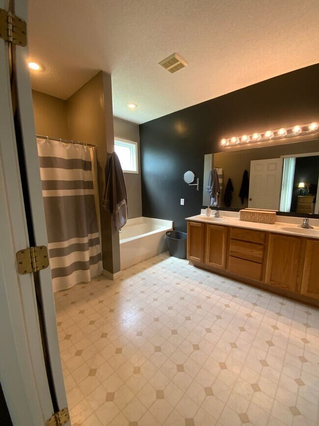 Building Photo - Welcome to Raintree Subdivision!