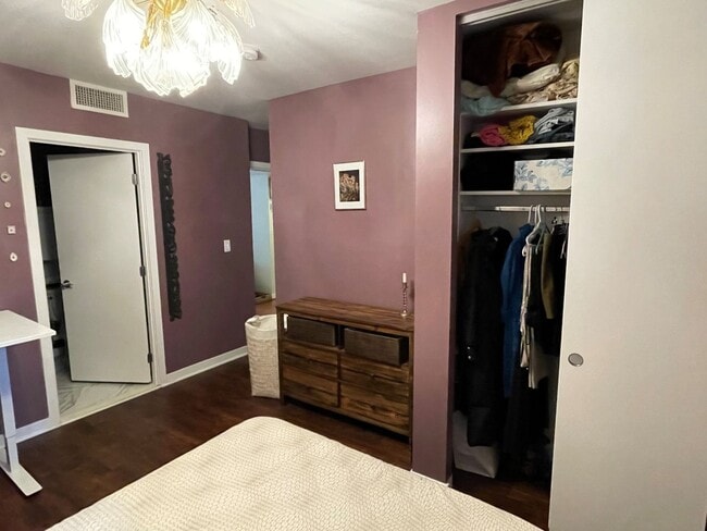 Building Photo - Recently Renovated 1 bedroom apartment in Columbia Heights