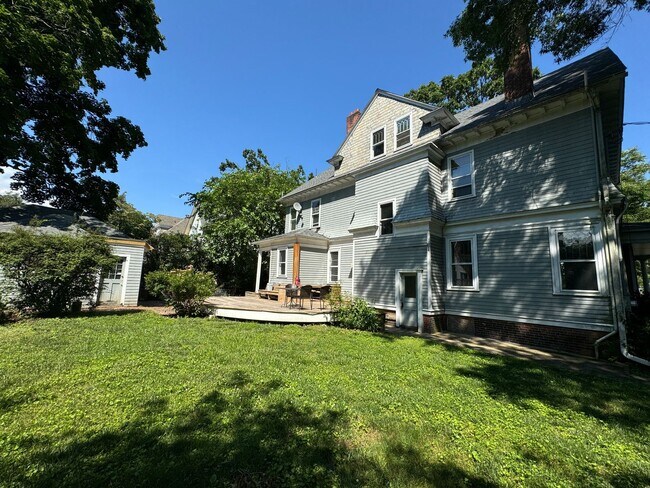 Building Photo - 6 Everit St