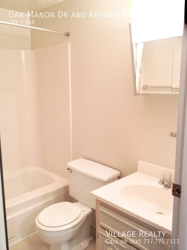 Building Photo - Top Floor! Most utilities included! Large ...